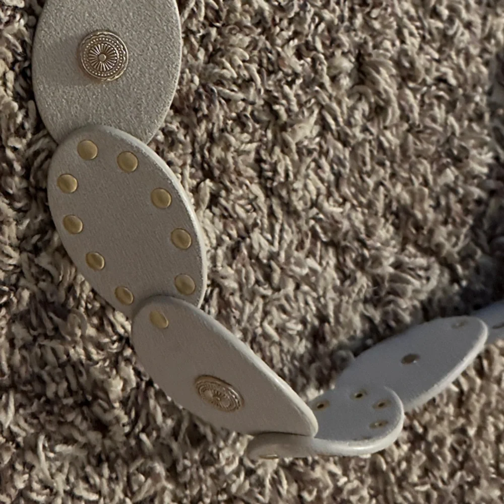 American Eagle Outfitters Cream Belt - Picture 4 of 4